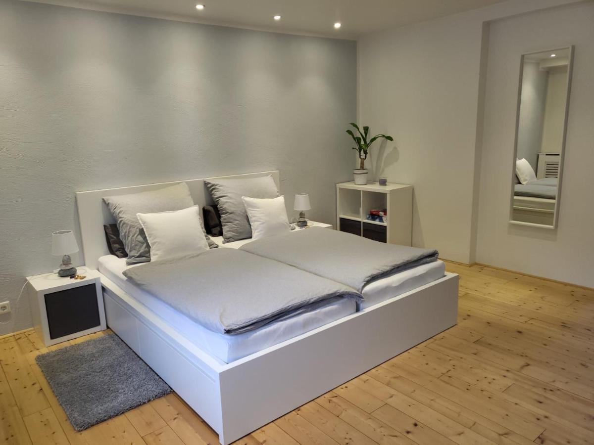 Tritt Ein Bring Glueck Herein - Exquisite 75 Qm - Messenaehe - Parkplatz - Flughafennaehe Dusseldorf Ngoại thất bức ảnh