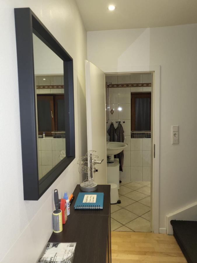 Tritt Ein Bring Glueck Herein - Exquisite 75 Qm - Messenaehe - Parkplatz - Flughafennaehe Dusseldorf Ngoại thất bức ảnh